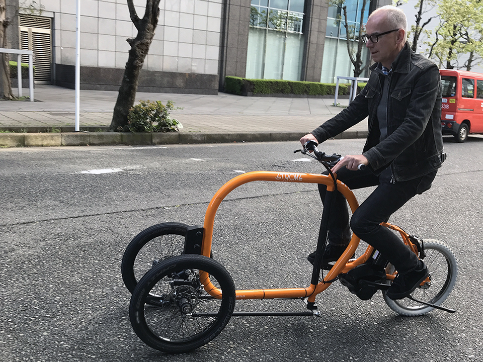 弊社社長も恐る恐る運転