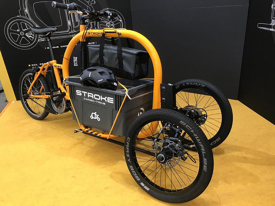 ひときわ異彩を放つSTROKE Cargo Trike。カーゴバイク自体が新鮮のようです。